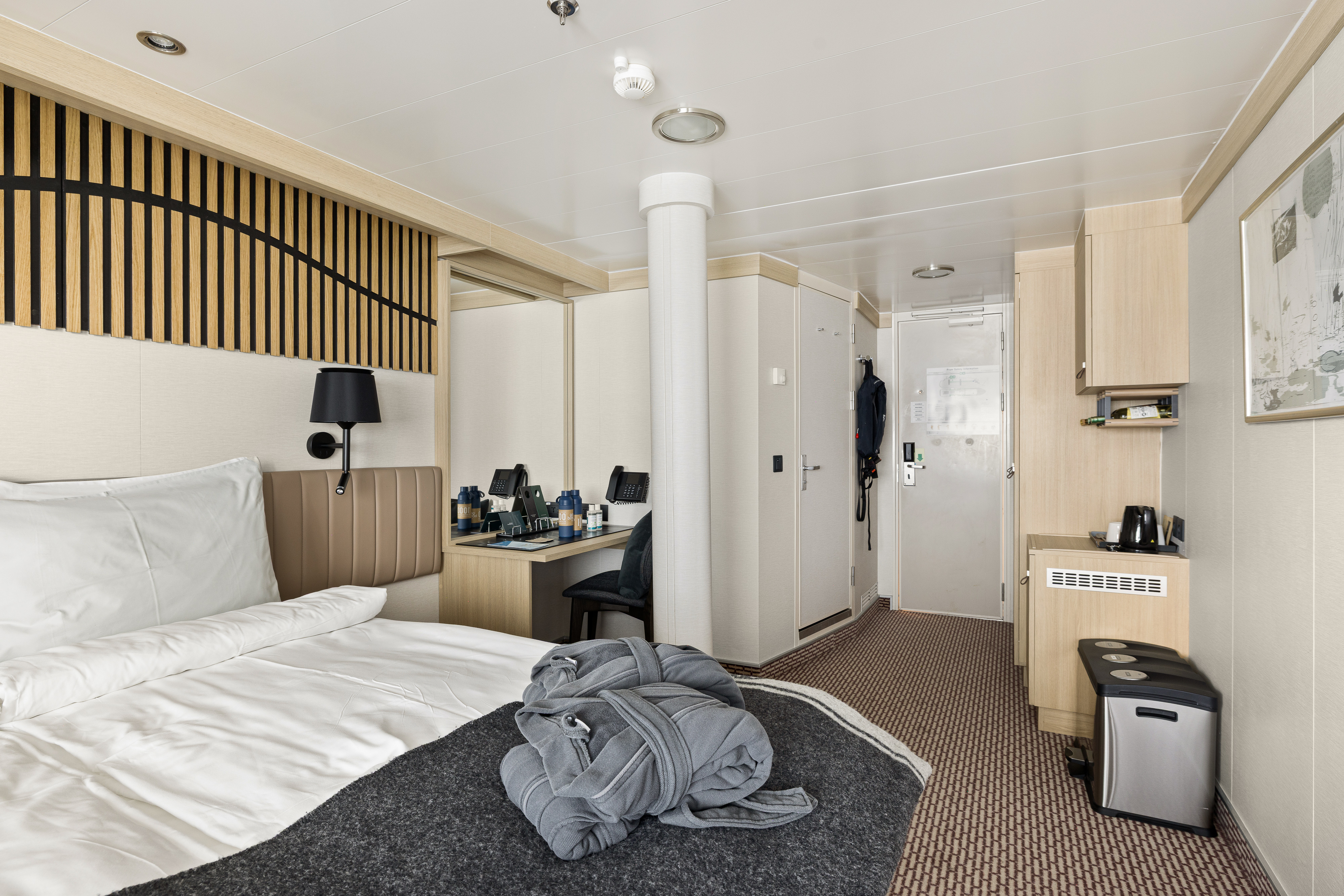 Polar Outside | Outside Cabin